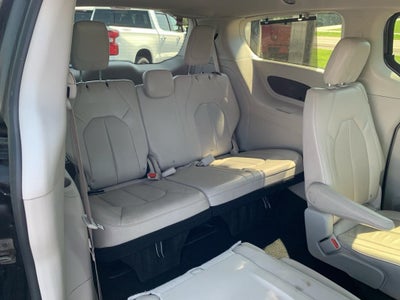 2021 Chrysler Pacifica Touring L *LEATHER-LOADED*